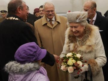 Privítanie kráľovnej Alžbety II. v Starom Smokovci Privítanie kráľovnej Alžbety II. v Starom Smokovci