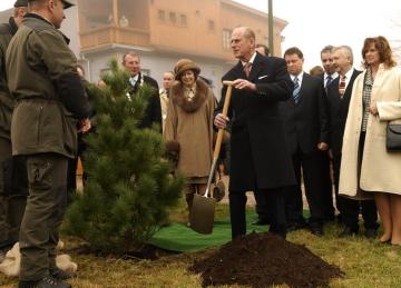 Zasadenie stromčeka – limby princom Philipom v Sta Zasadenie stromčeka – limby princom Philipom v Sta